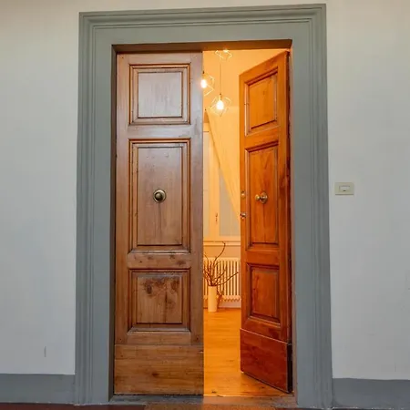 Lungarno Cellini Apartment - Florentine Charm Florença