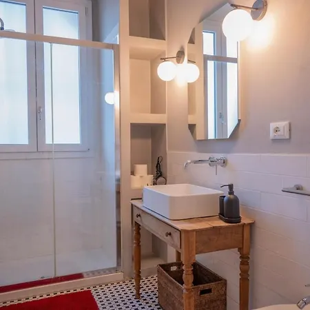 Lungarno Cellini Apartment - Florentine Charm
