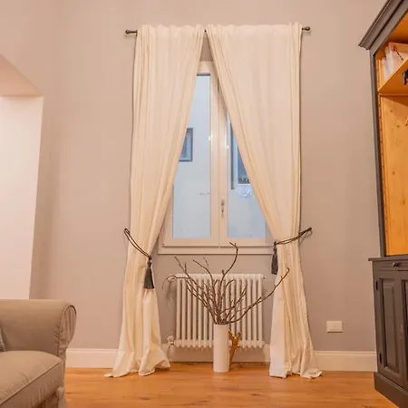 Lungarno Cellini Apartment - Florentine Charm Apartamento *