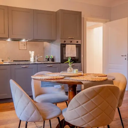Lungarno Cellini Apartment - Florentine Charm * Florença
